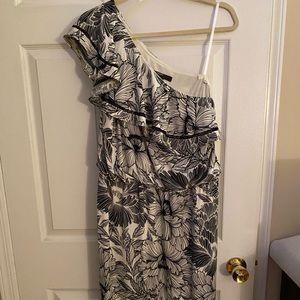 Beautiful Maggy London one shoulder maxi